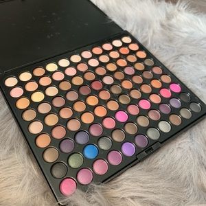 BH Cosmetics Eyeshadow Palette